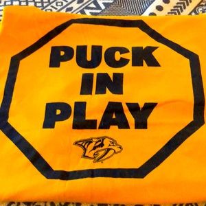Nashville Predators T-shirt XL like new